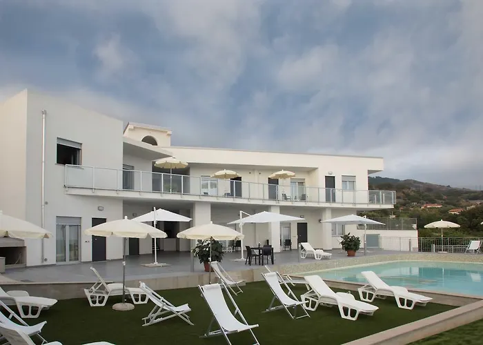 Cala Del Faro Beach Villas